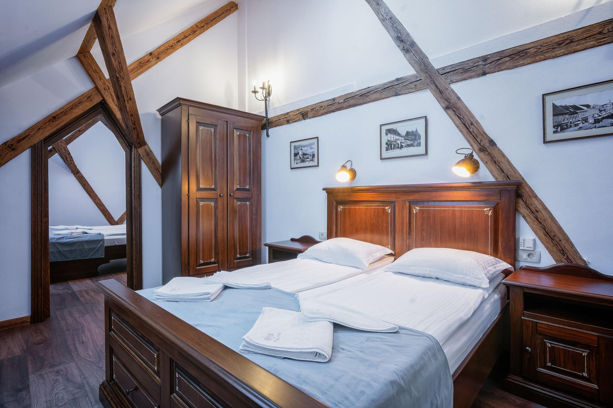 Hotel Boutique Casa Chitic -Hotel And Restaurant Str Johann Gott Nr7 브라쇼브 외부 사진
