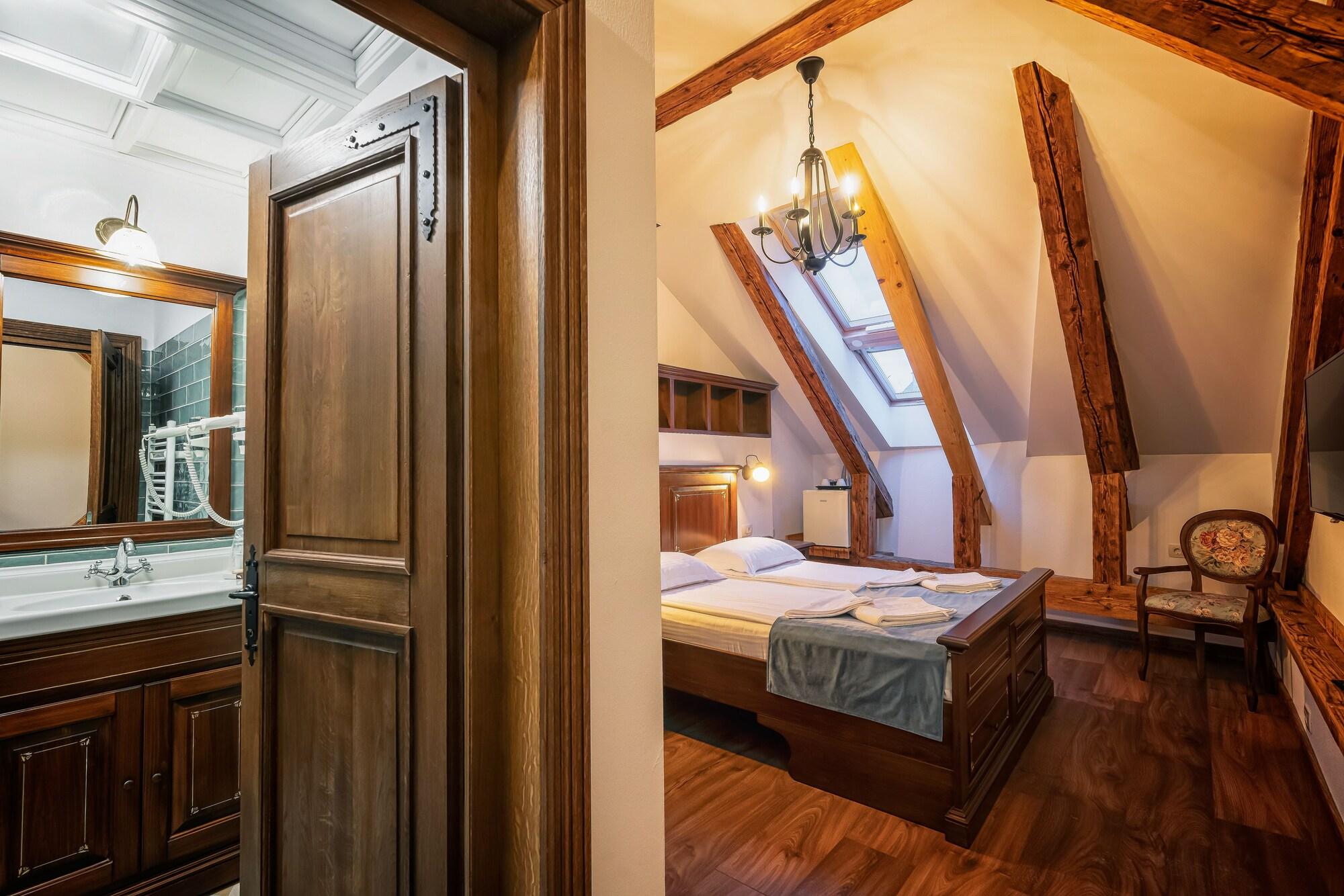 Hotel Boutique Casa Chitic -Hotel And Restaurant Str Johann Gott Nr7 브라쇼브 외부 사진