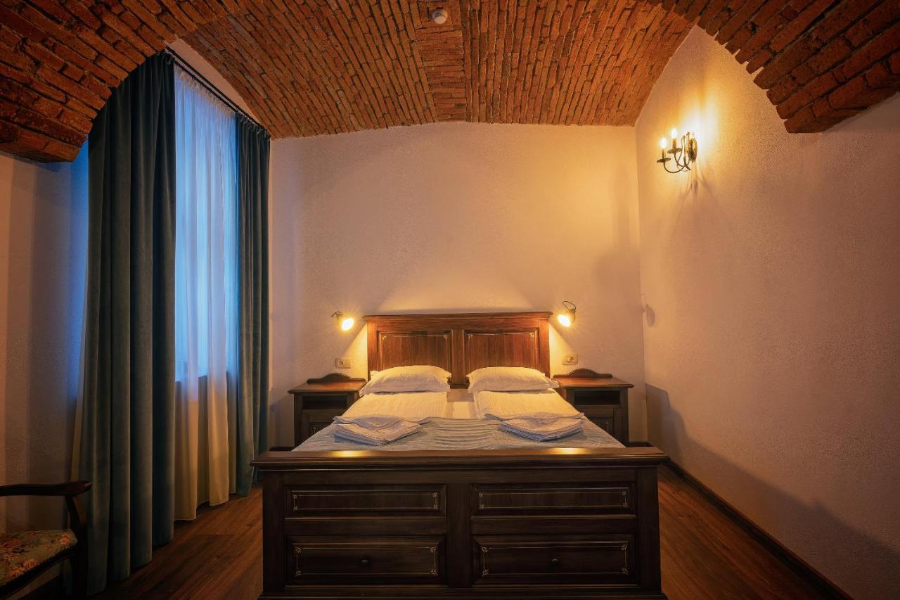 Hotel Boutique Casa Chitic -Hotel And Restaurant Str Johann Gott Nr7 브라쇼브 외부 사진